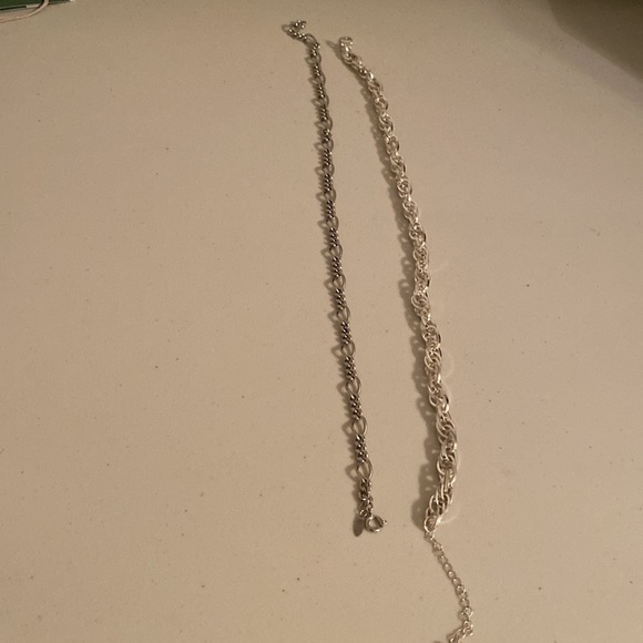 Two silver necklaces - Picture 2 of 4